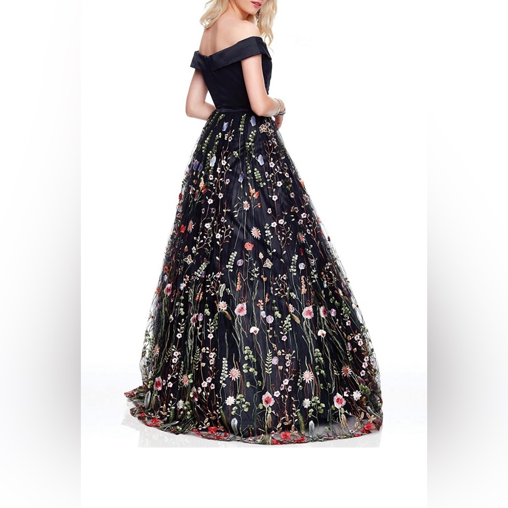 BEAUTIFUL NWT YAMei off-shoulder long floral gown